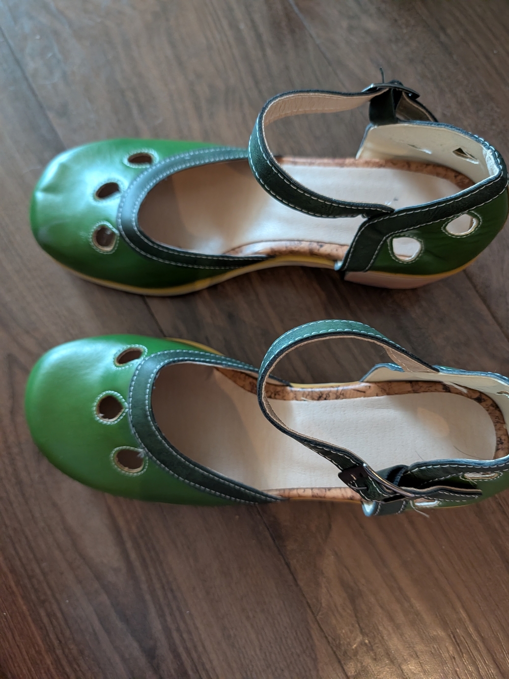 Mary Jane Cutout Ankle Buckle Strap Block Heel Sandals | Size 38 (7) | Green - Picture 7 of 15